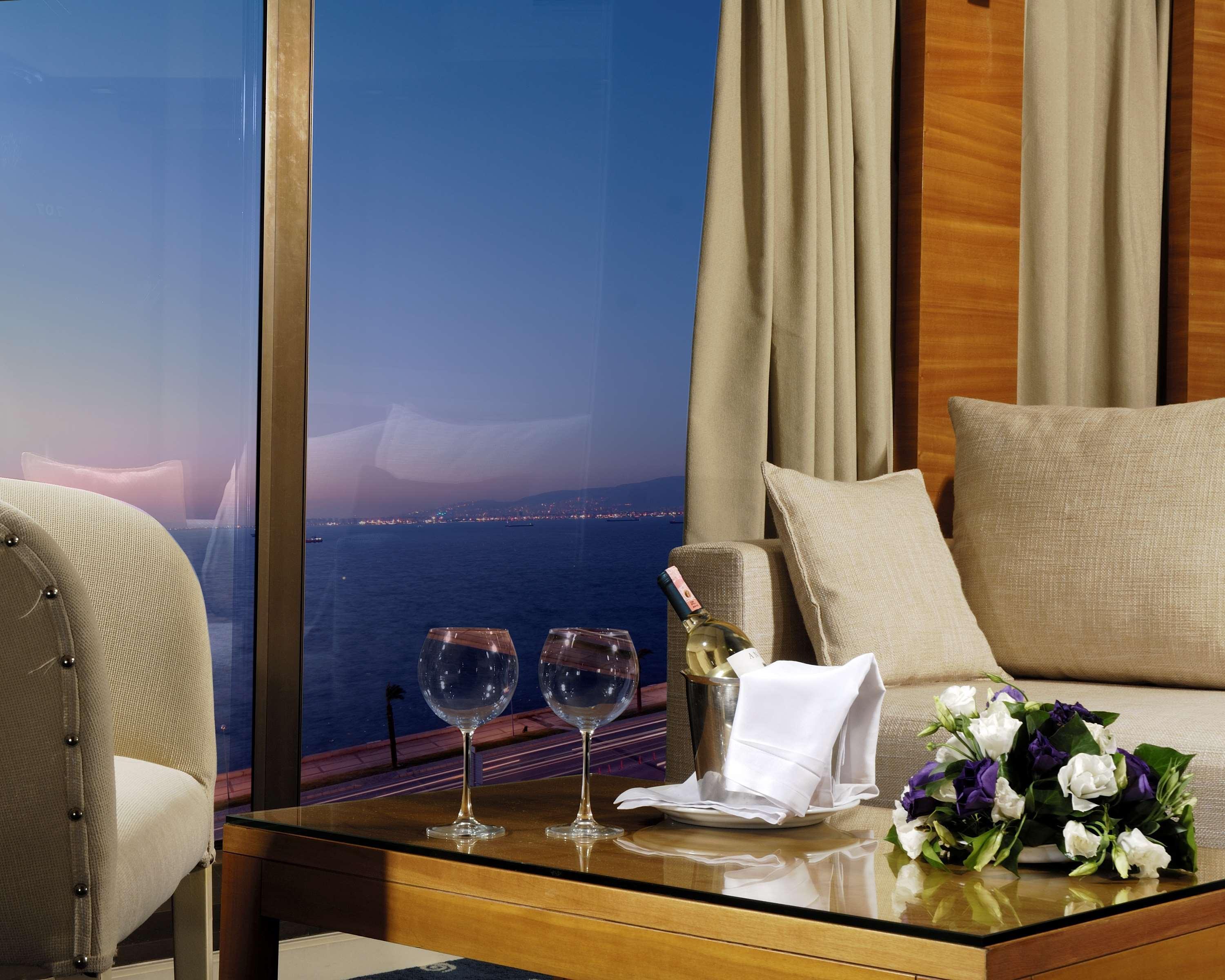 Best Western Plus Hotel Konak Izmir Bagian luar foto