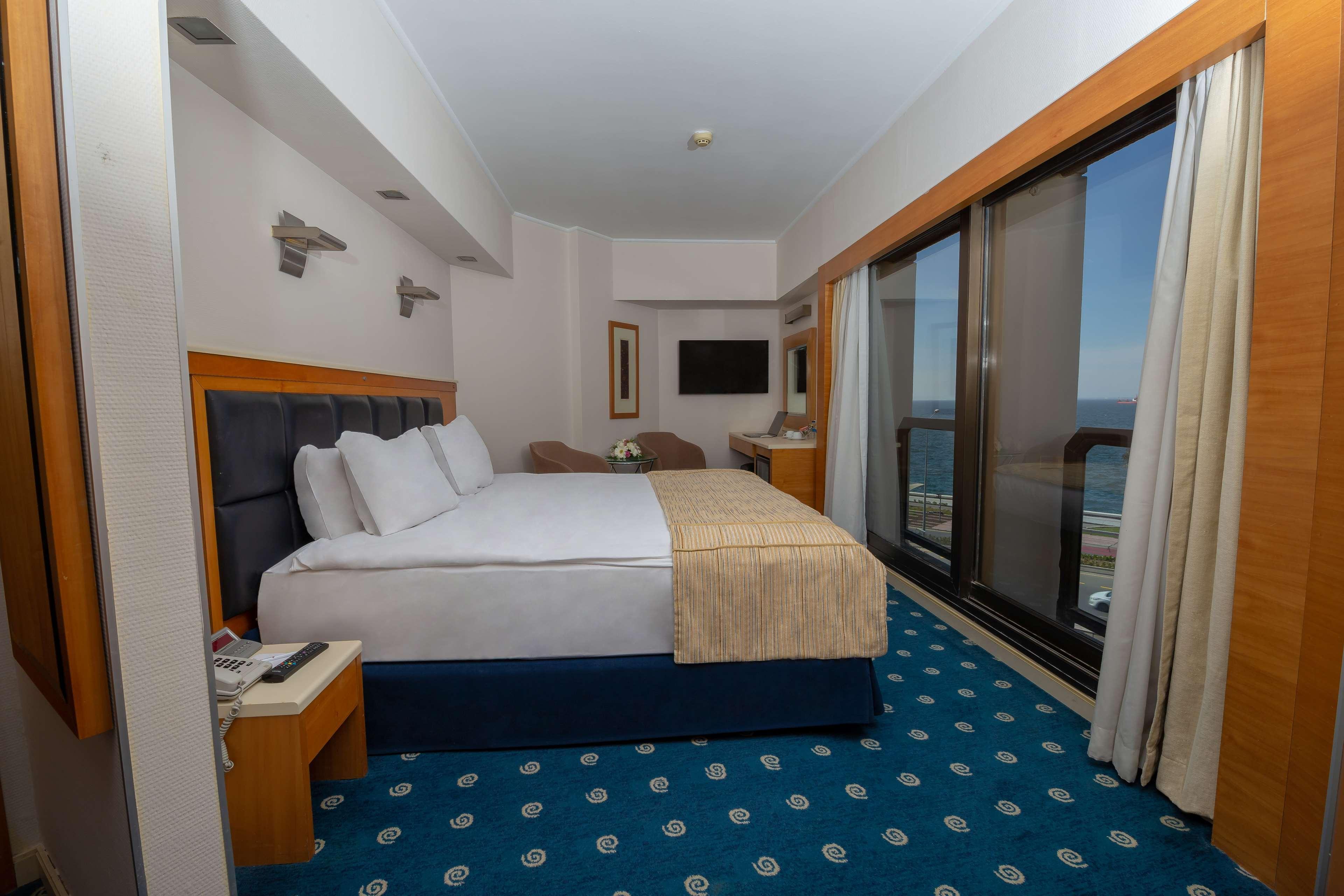 Best Western Plus Hotel Konak Izmir Bagian luar foto