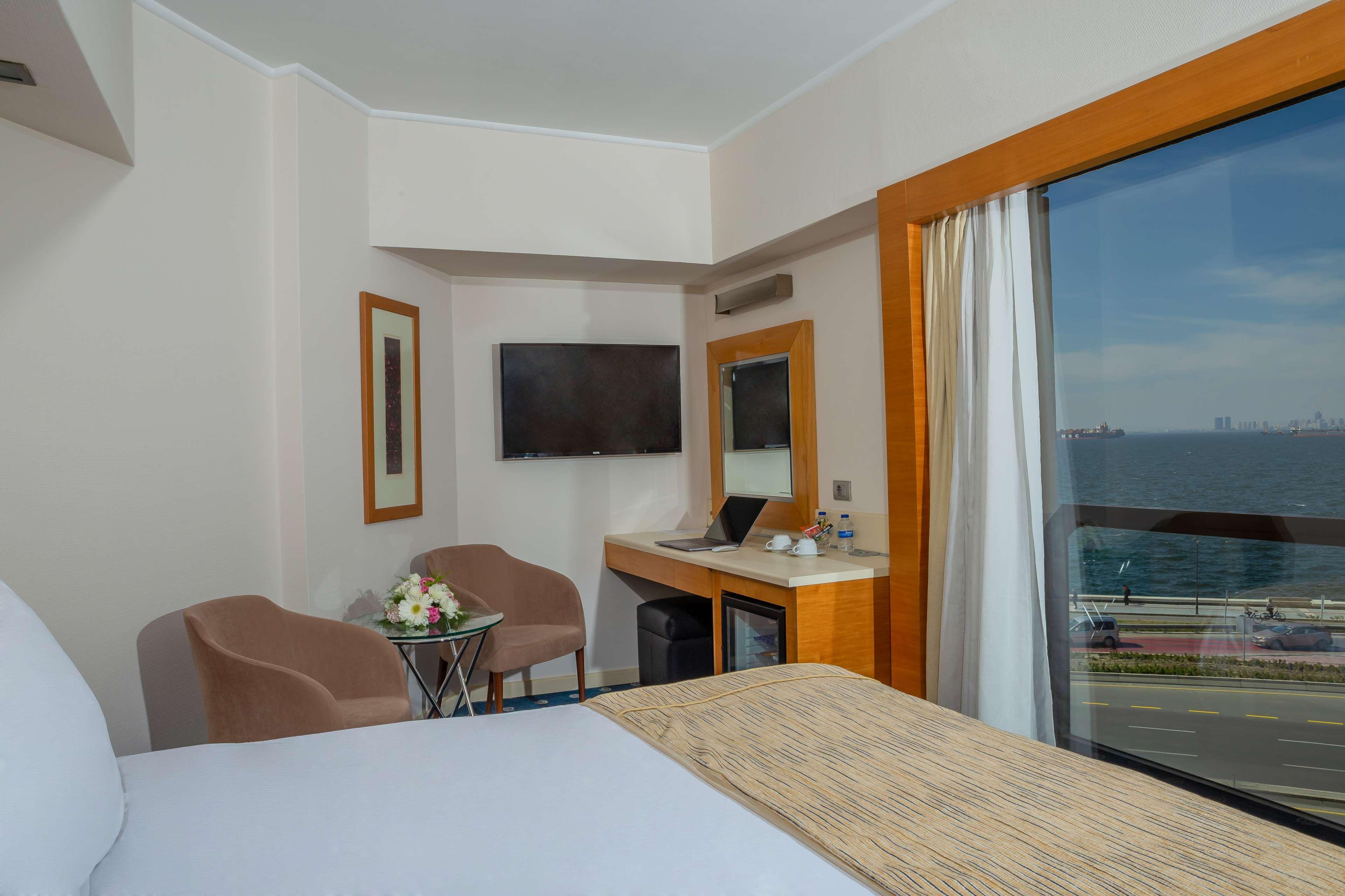 Best Western Plus Hotel Konak Izmir Bagian luar foto