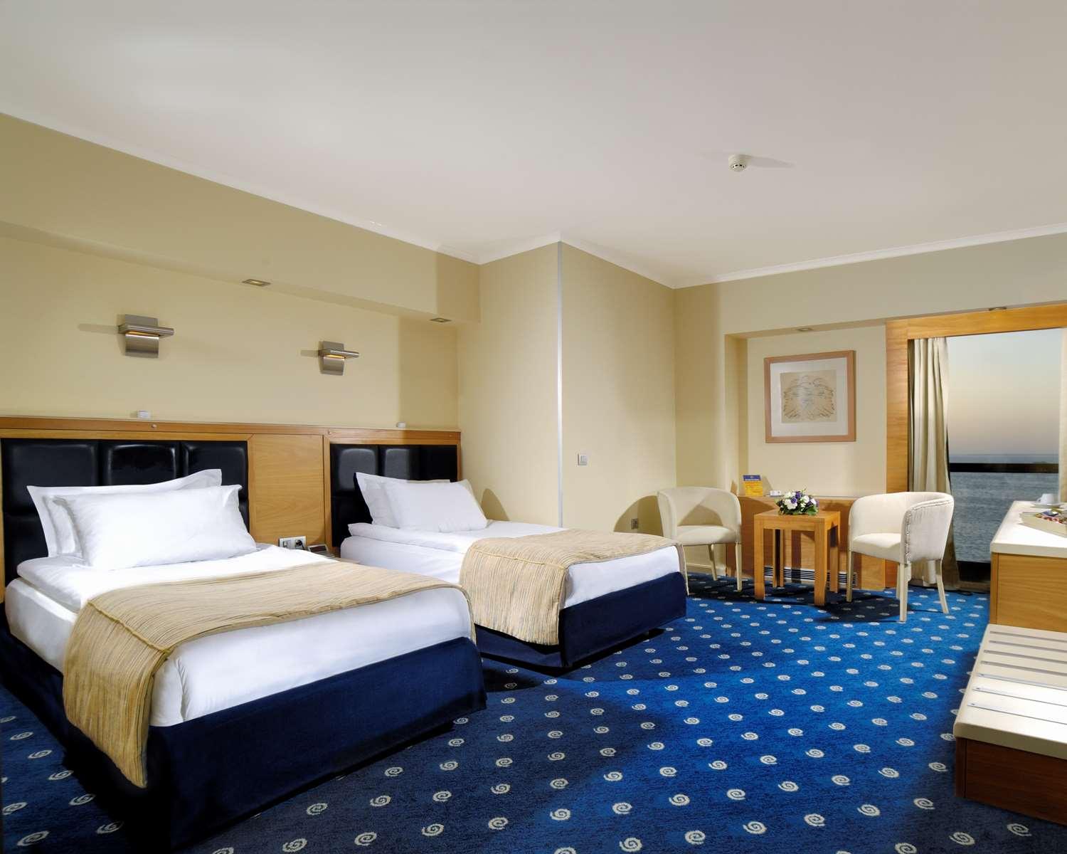 Best Western Plus Hotel Konak Izmir Bagian luar foto