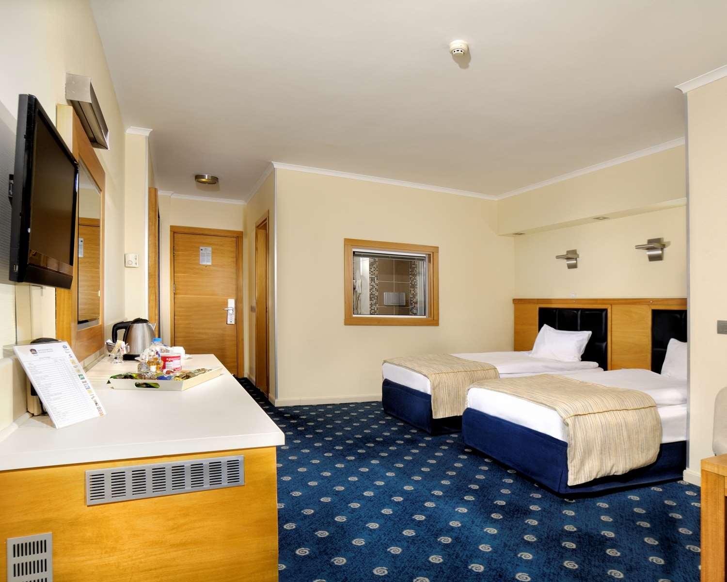 Best Western Plus Hotel Konak Izmir Bagian luar foto