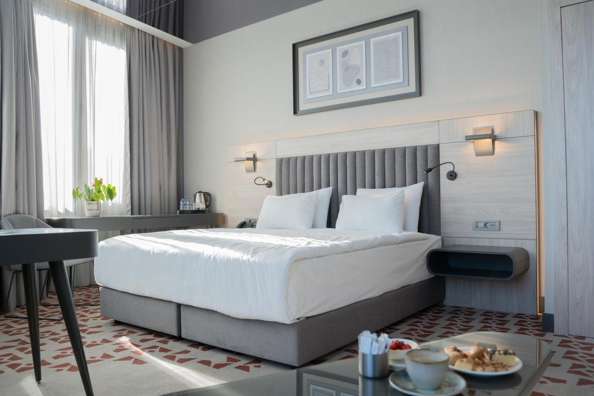Best Western Plus Hotel Konak Izmir Bagian luar foto