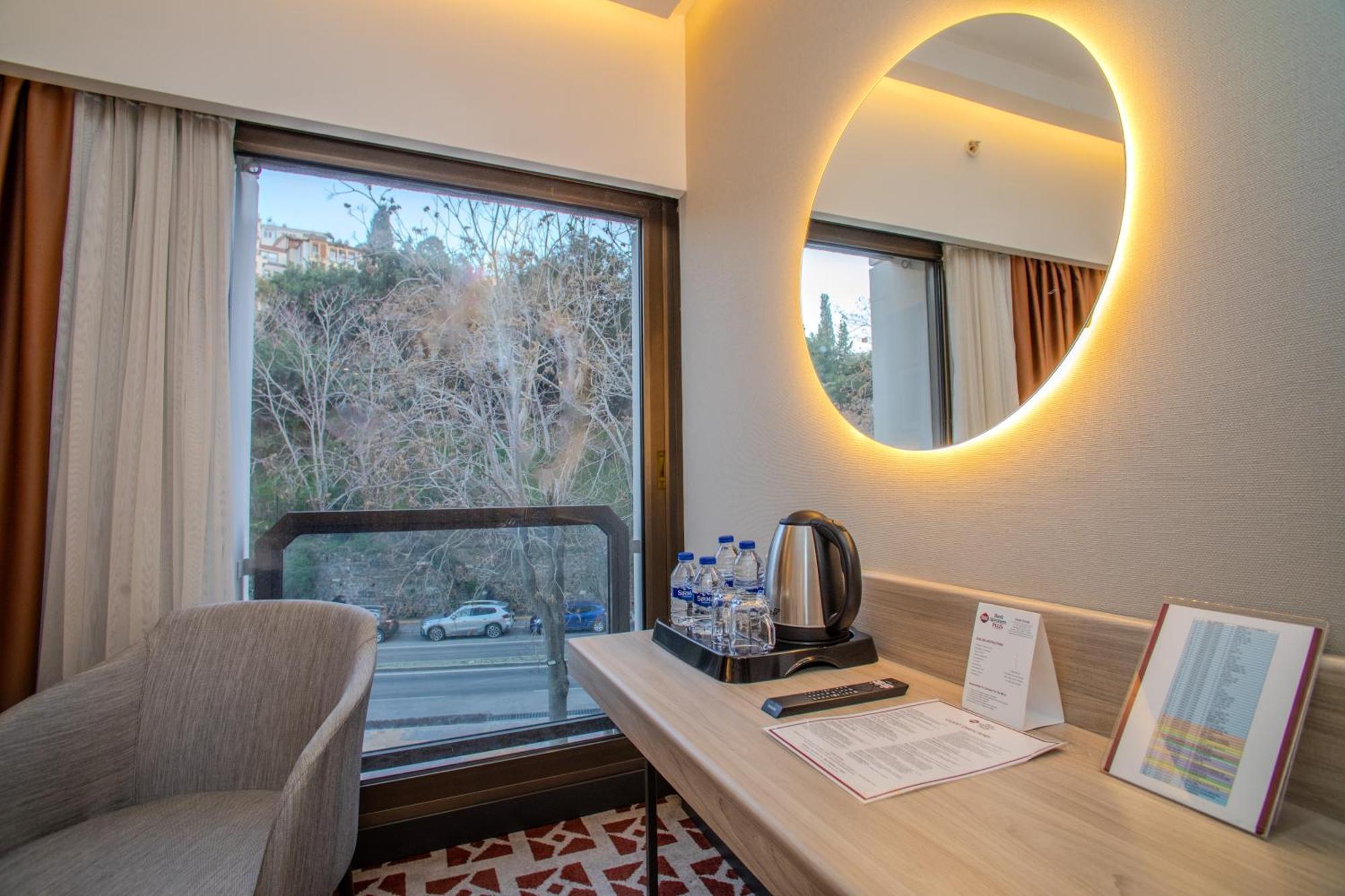 Best Western Plus Hotel Konak Izmir Bagian luar foto