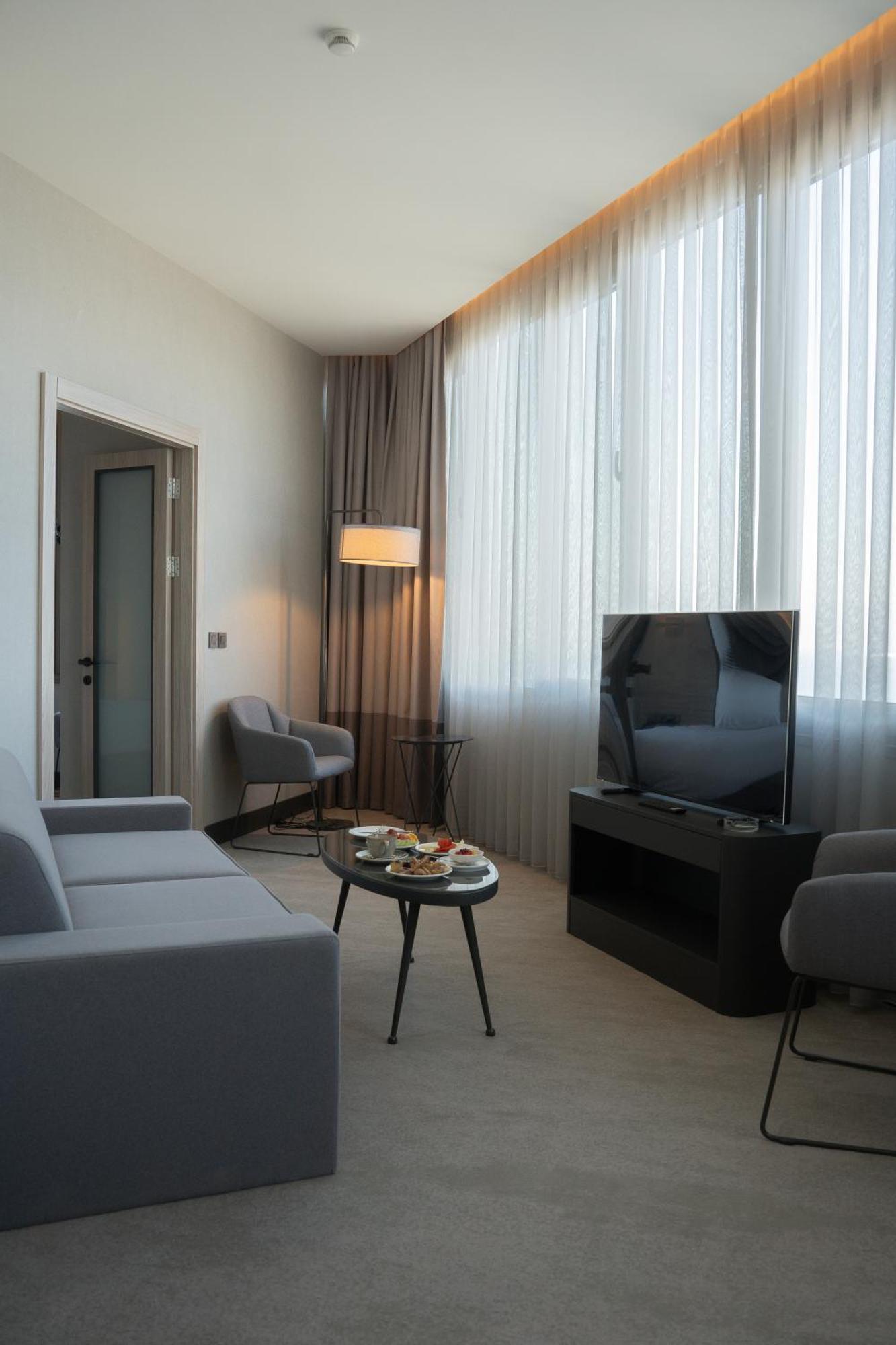 Best Western Plus Hotel Konak Izmir Bagian luar foto