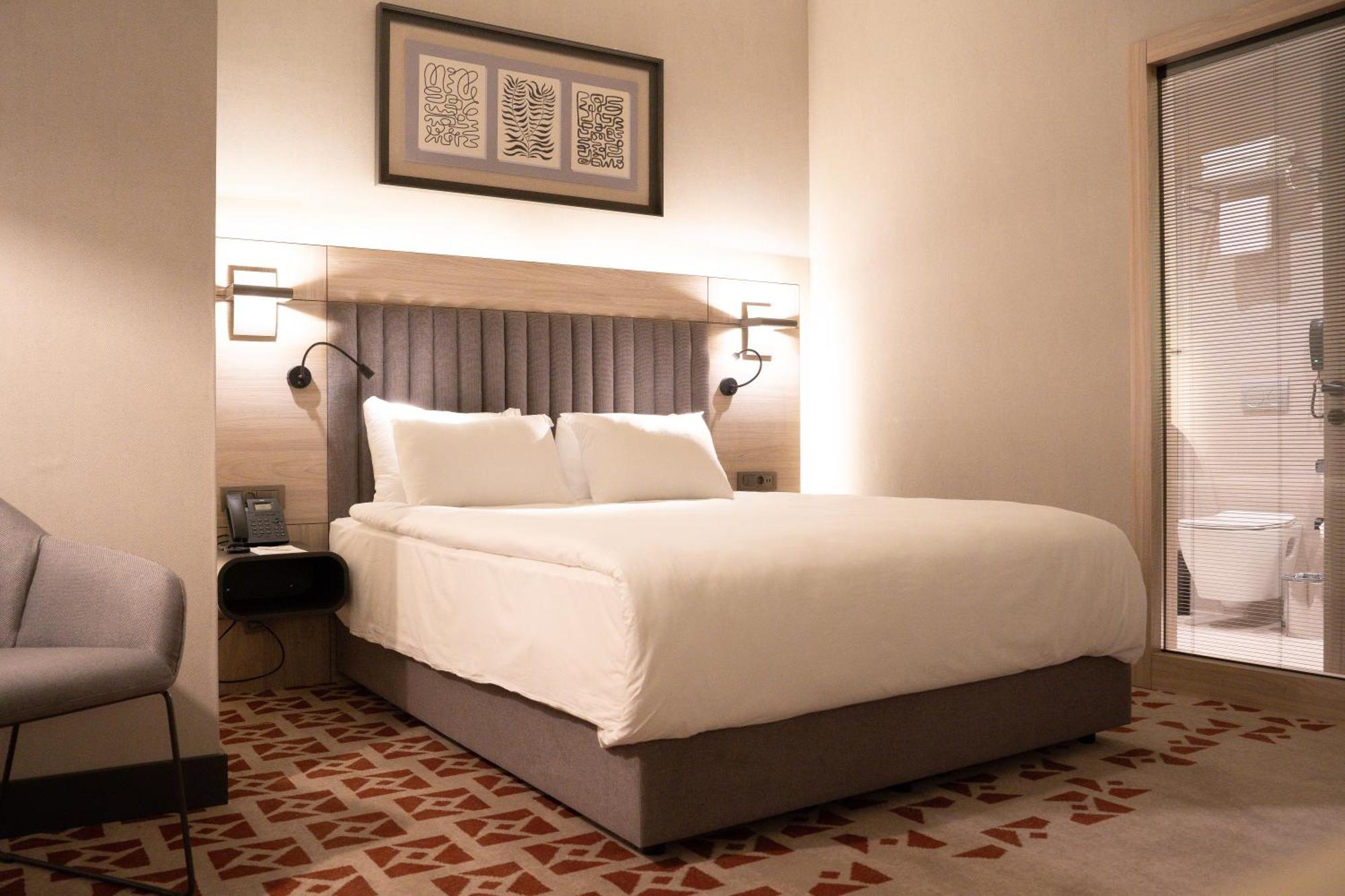 Best Western Plus Hotel Konak Izmir Bagian luar foto