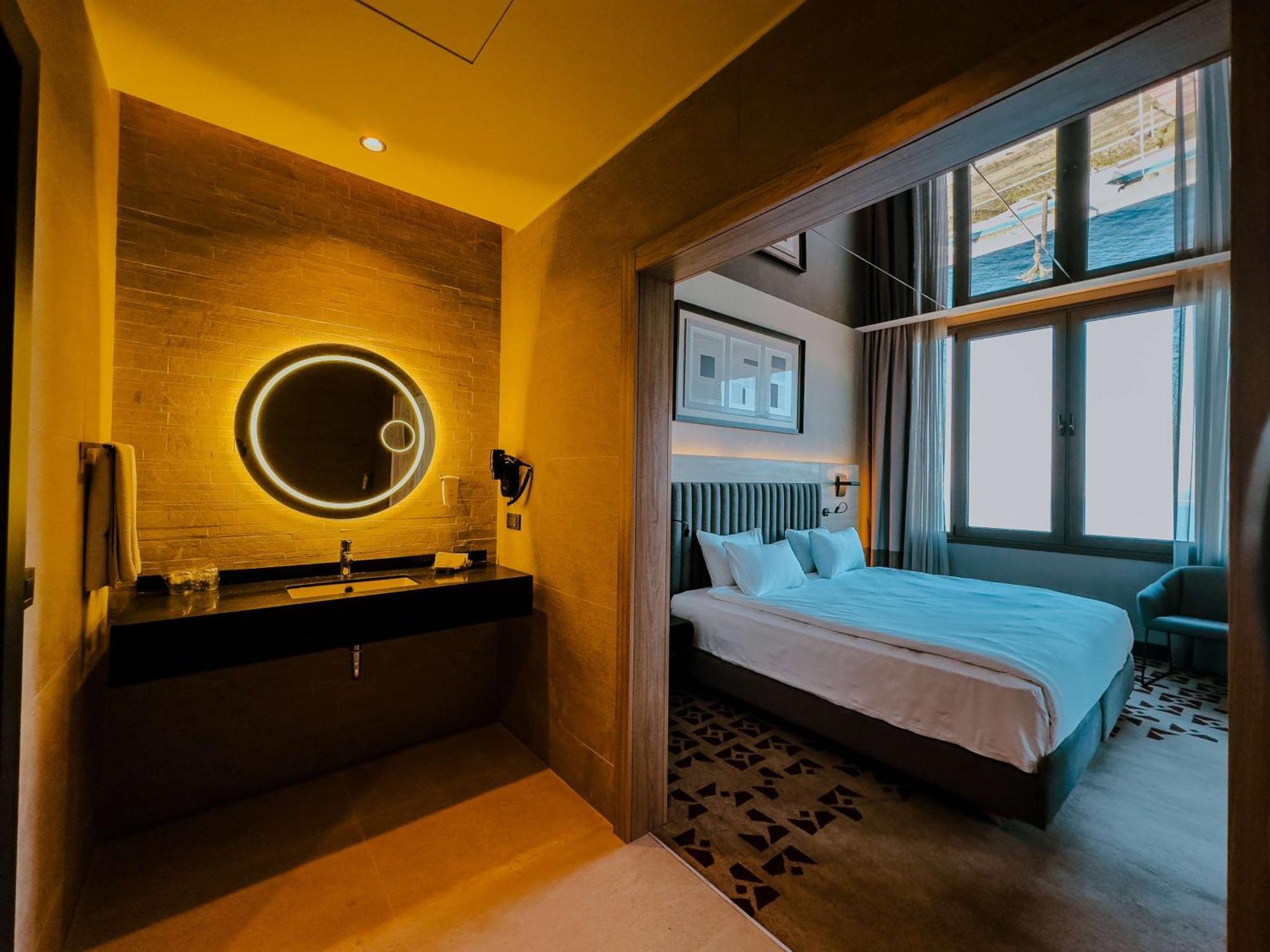 Best Western Plus Hotel Konak Izmir Bagian luar foto