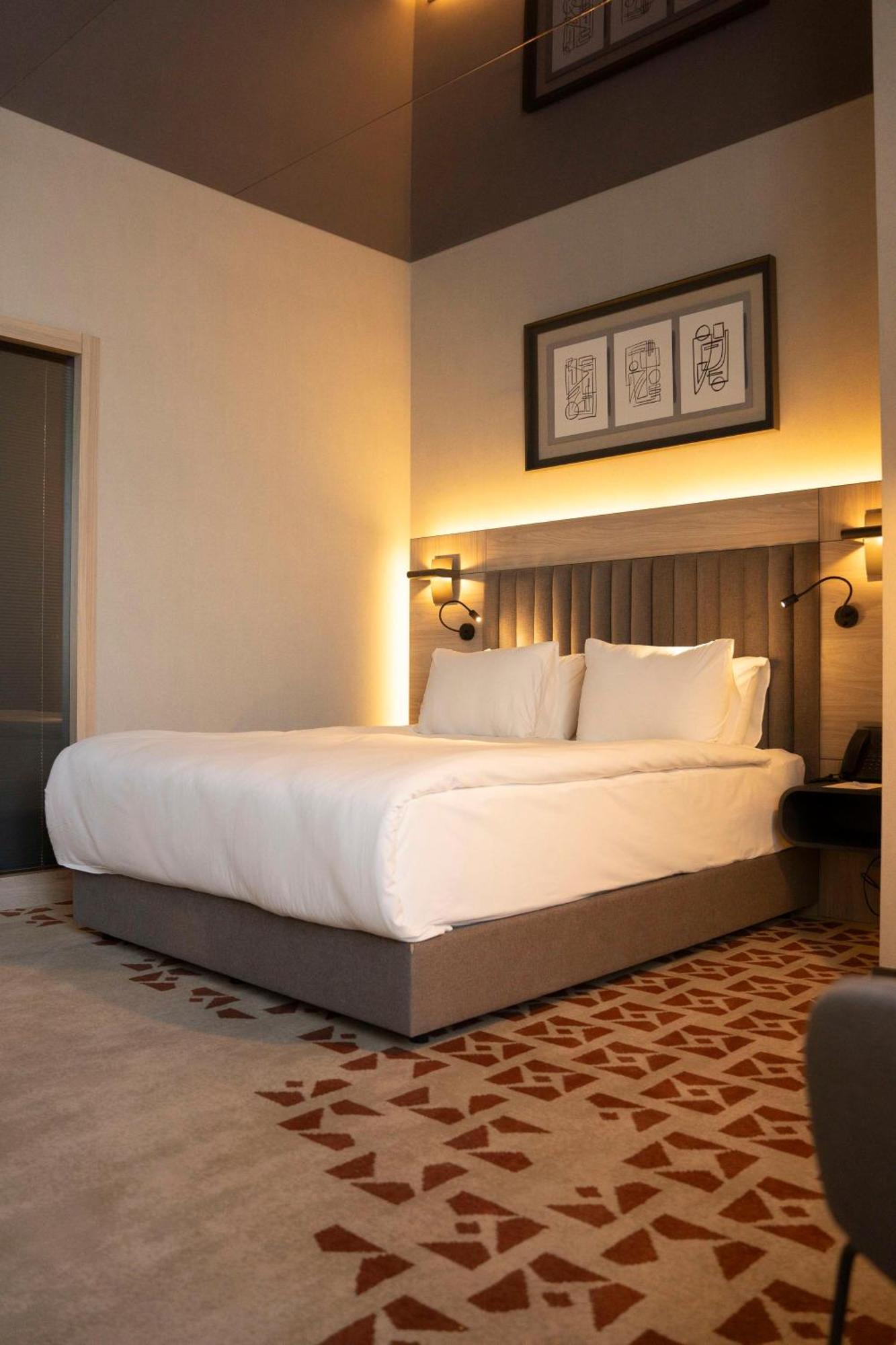 Best Western Plus Hotel Konak Izmir Bagian luar foto